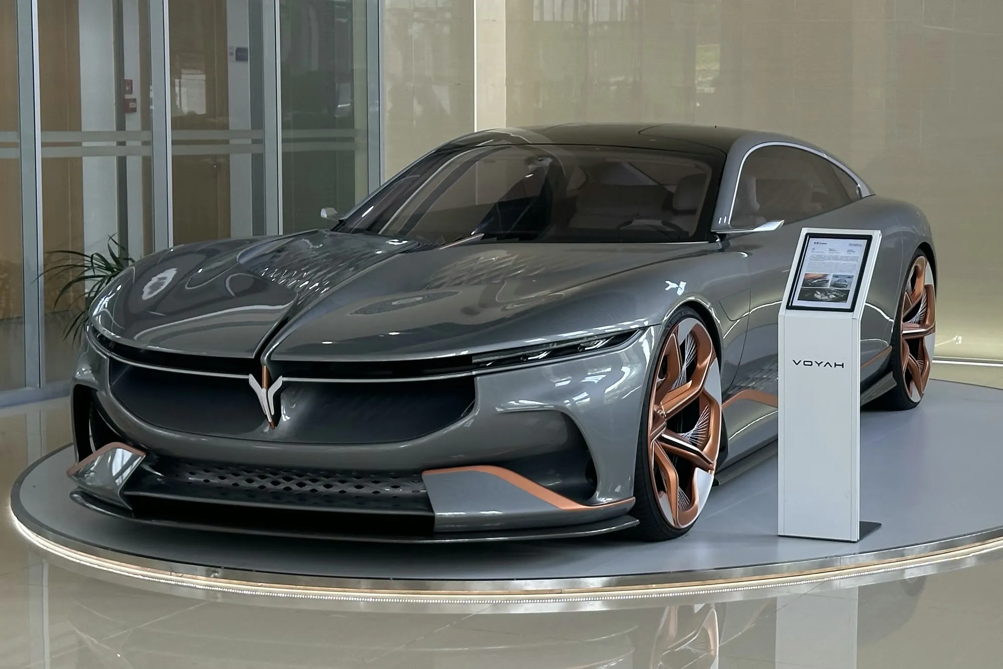 VOYAH's concept car on a turntable in its showroom